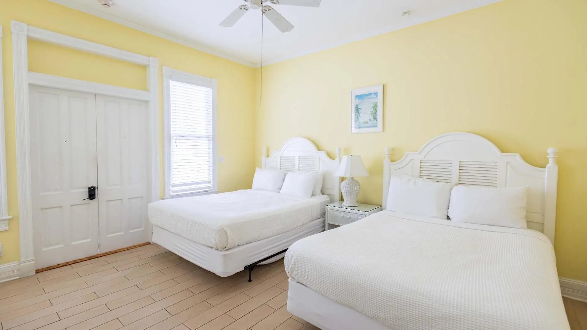 Deluxe Queen At The Curry Mansion - Parking & Heated Pool! Key West
