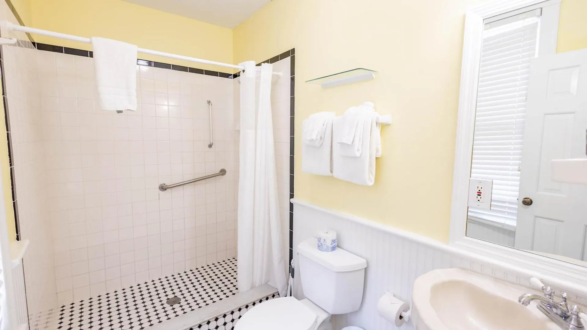 Deluxe Queen At The Curry Mansion - Parking & Heated Pool! Key West 0*,
